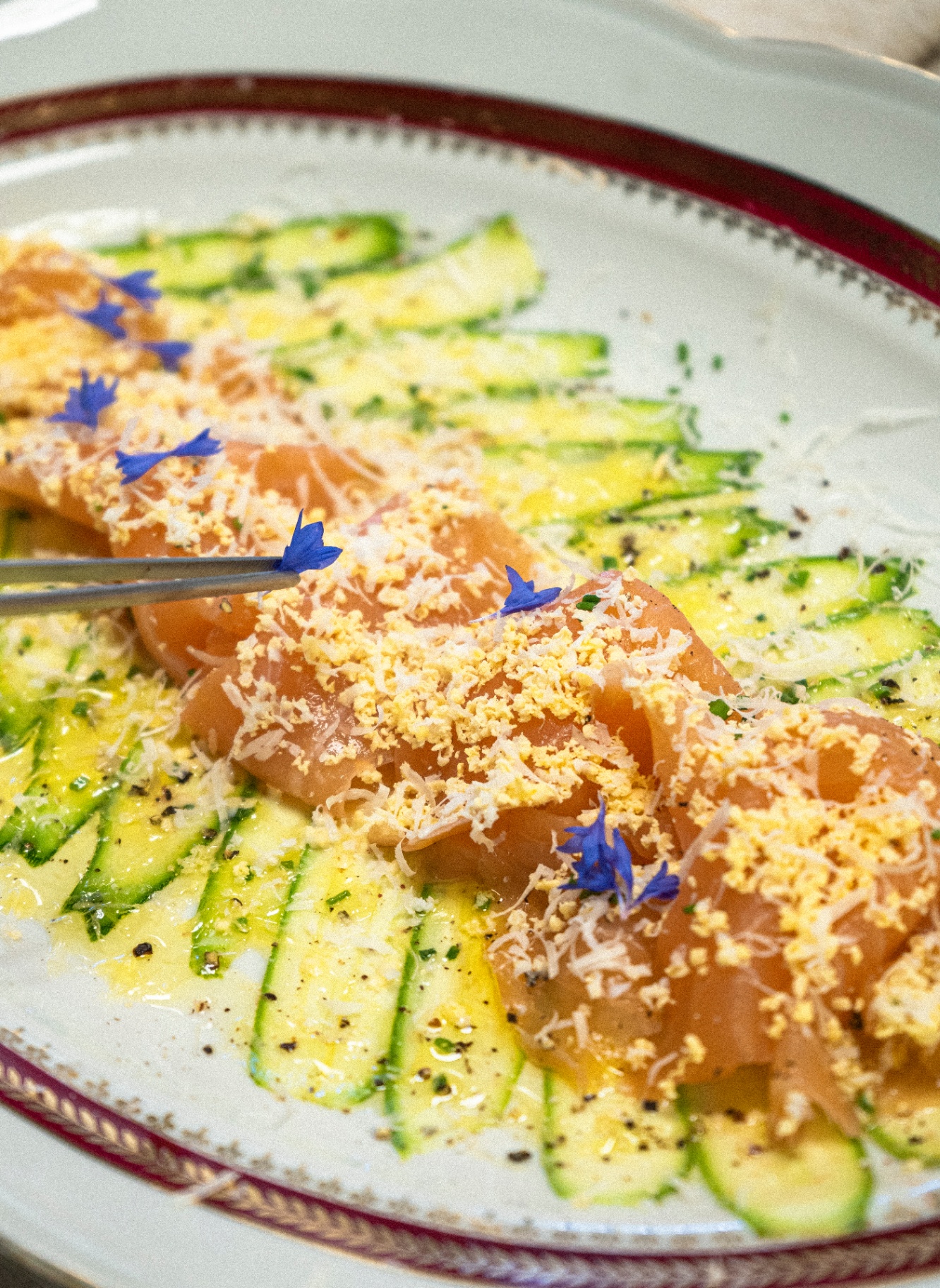 Carpaccio de calabacín y salmón ahumado