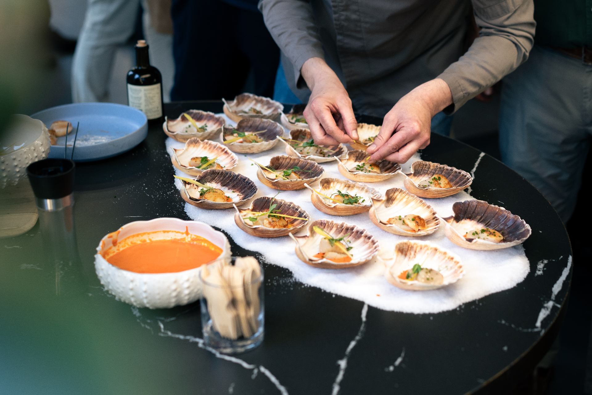 Tartar de vieira con salmorejo